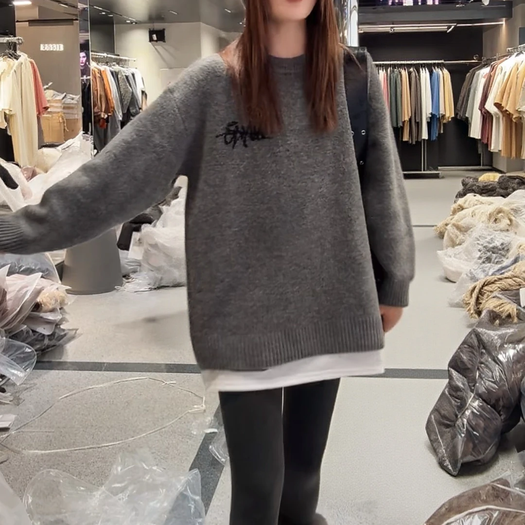 设计感假两件灰色圆领毛衣女款2025新款秋冬季遮屁股洋气针织上衣