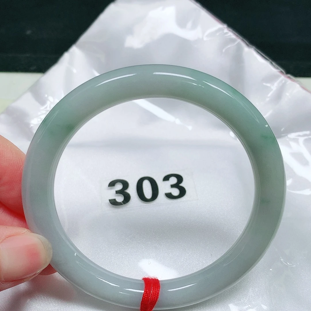 未镶嵌手镯（圆镯）翡翠