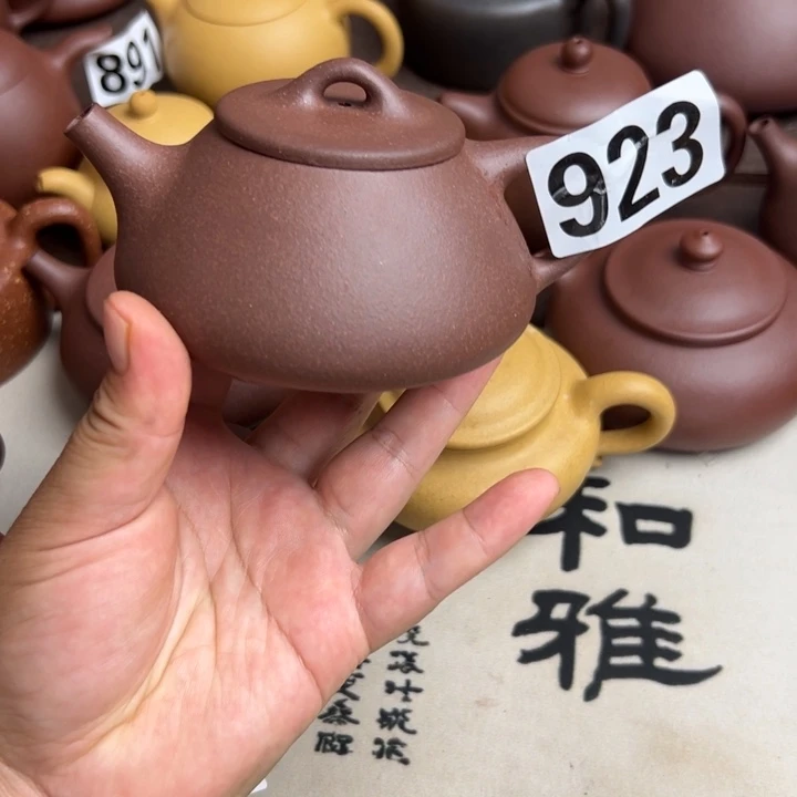 茶壶紫砂紫泥半手工210cc左右瑕疵