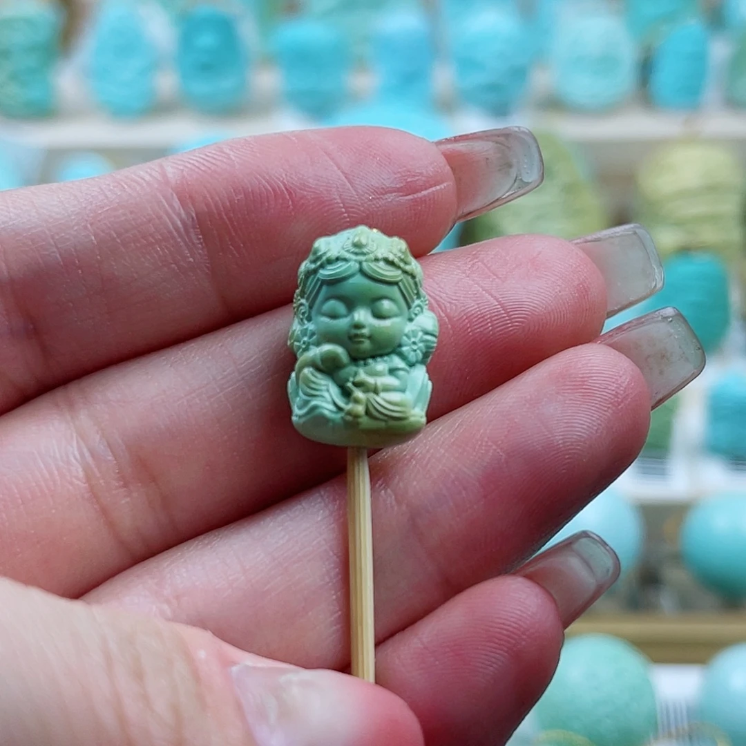 绿松石未镶嵌珠宝奇石