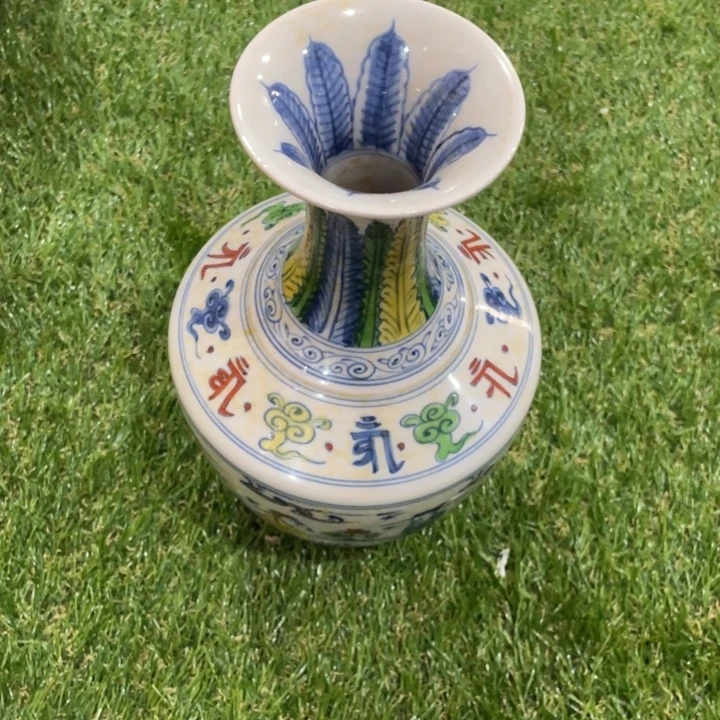 陶土泓*斗彩赏瓶一个