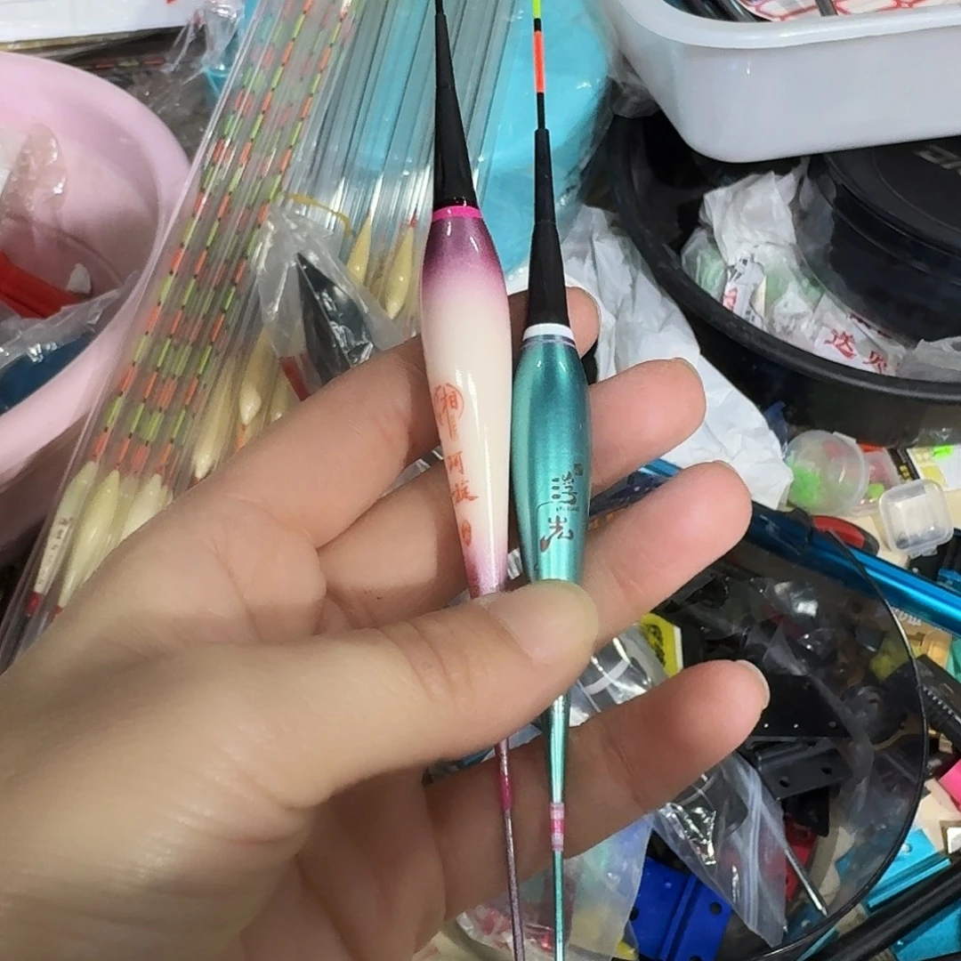 紫白色长尾夜光漂吃铅3.0 蓝色浮光吃铅2.0