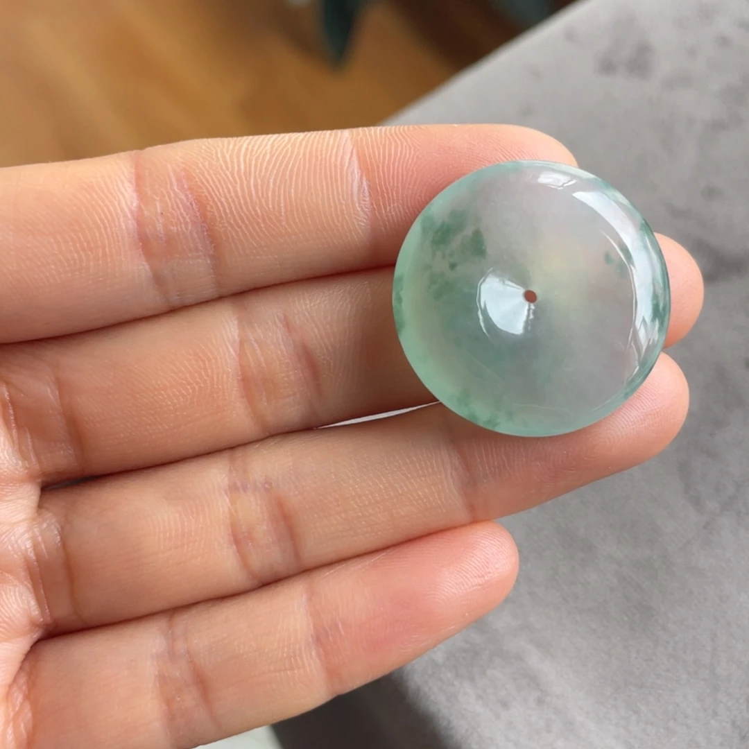 翡翠未镶嵌颈饰飘花