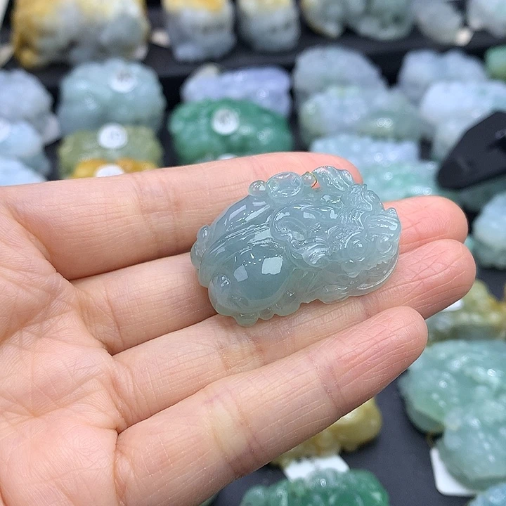 翡翠未镶嵌颈饰天然缅甸A货翡翠貔貅吊坠