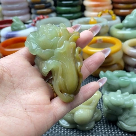 未镶嵌手镯石英岩玉