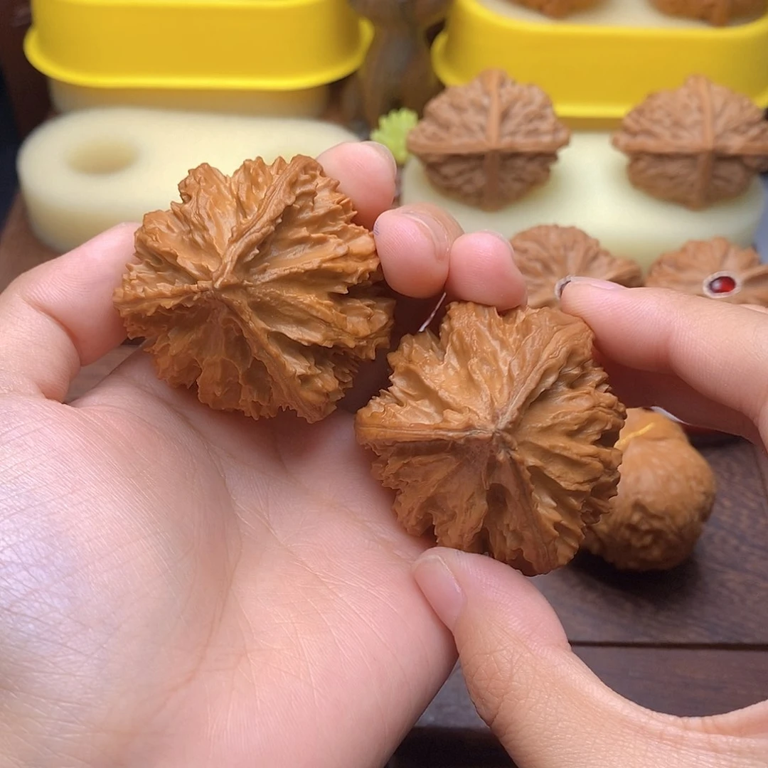小***文玩核桃吊坠灯笼三棱