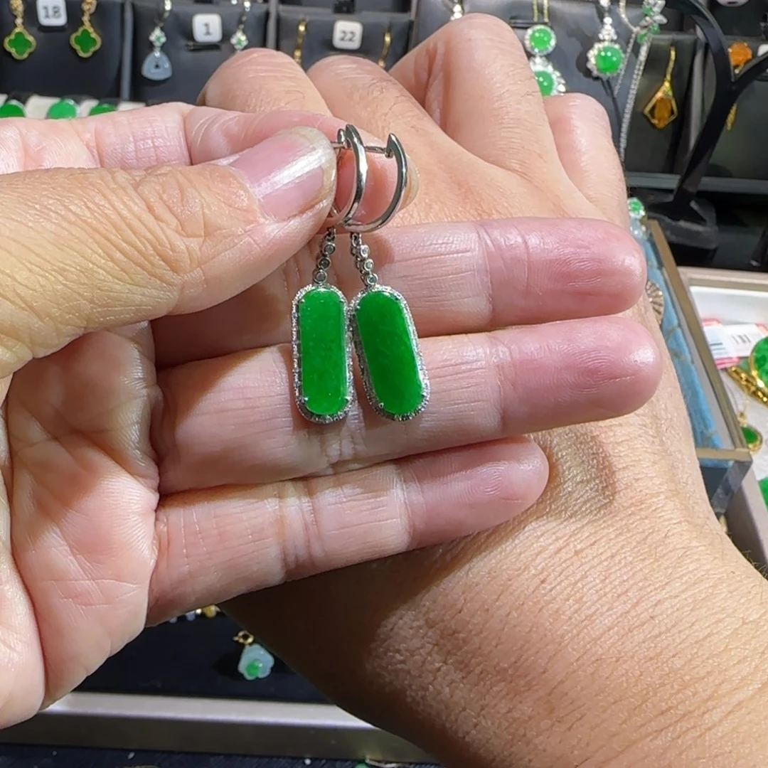 翡翠18K金镶嵌颈饰耳包