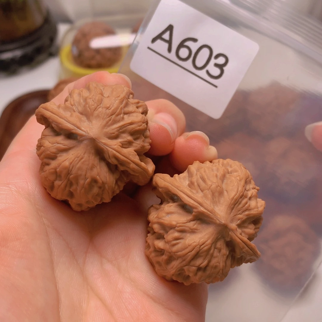 文玩核桃吊坠野狼38尺