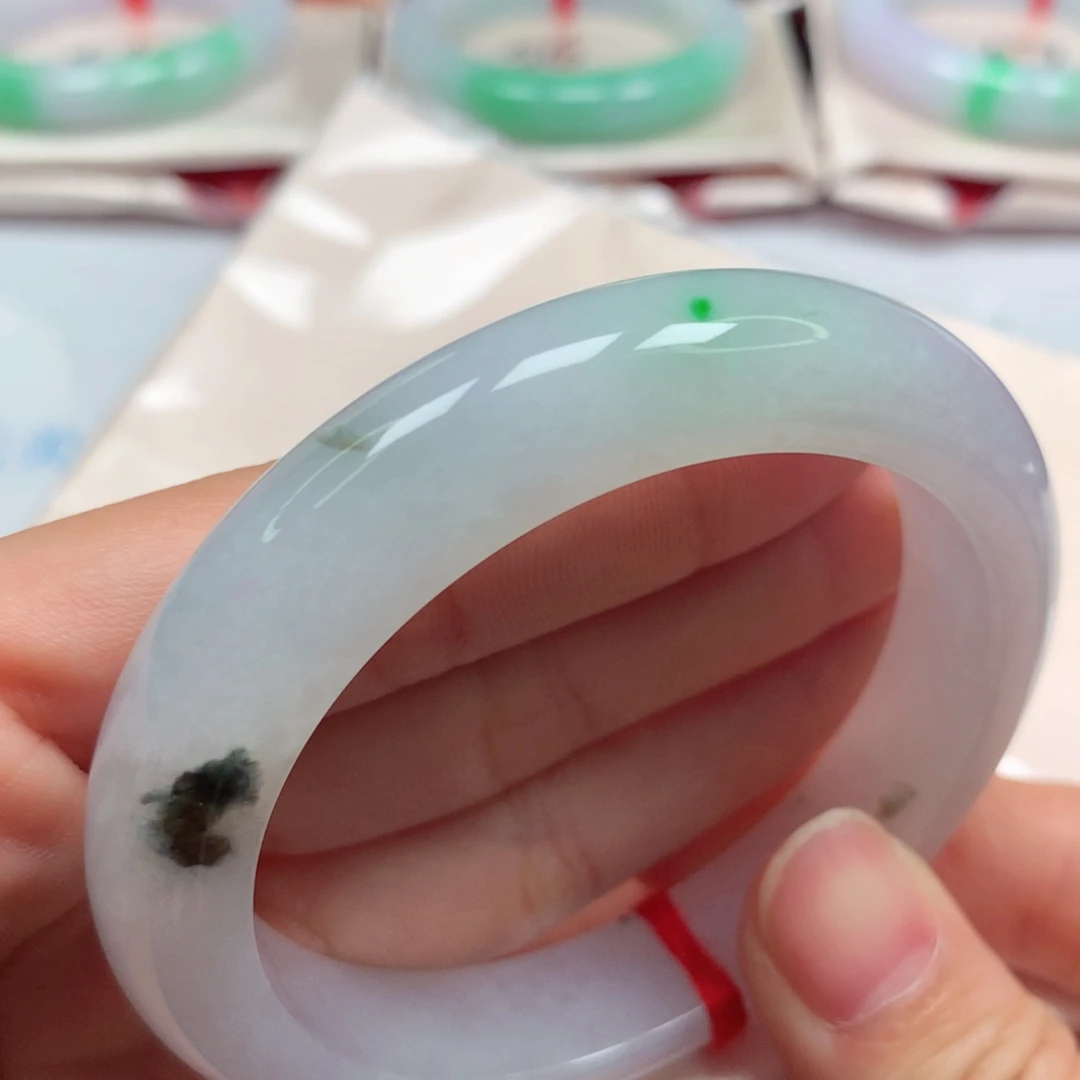 翡翠未镶嵌手镯冰胶飘花5556