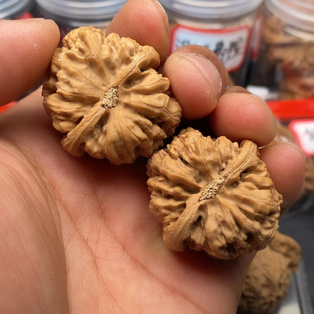 文玩核桃把件人***烟粗筋37