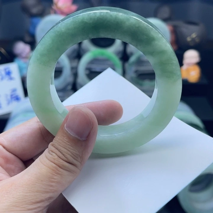 未镶嵌手镯定制翡翠