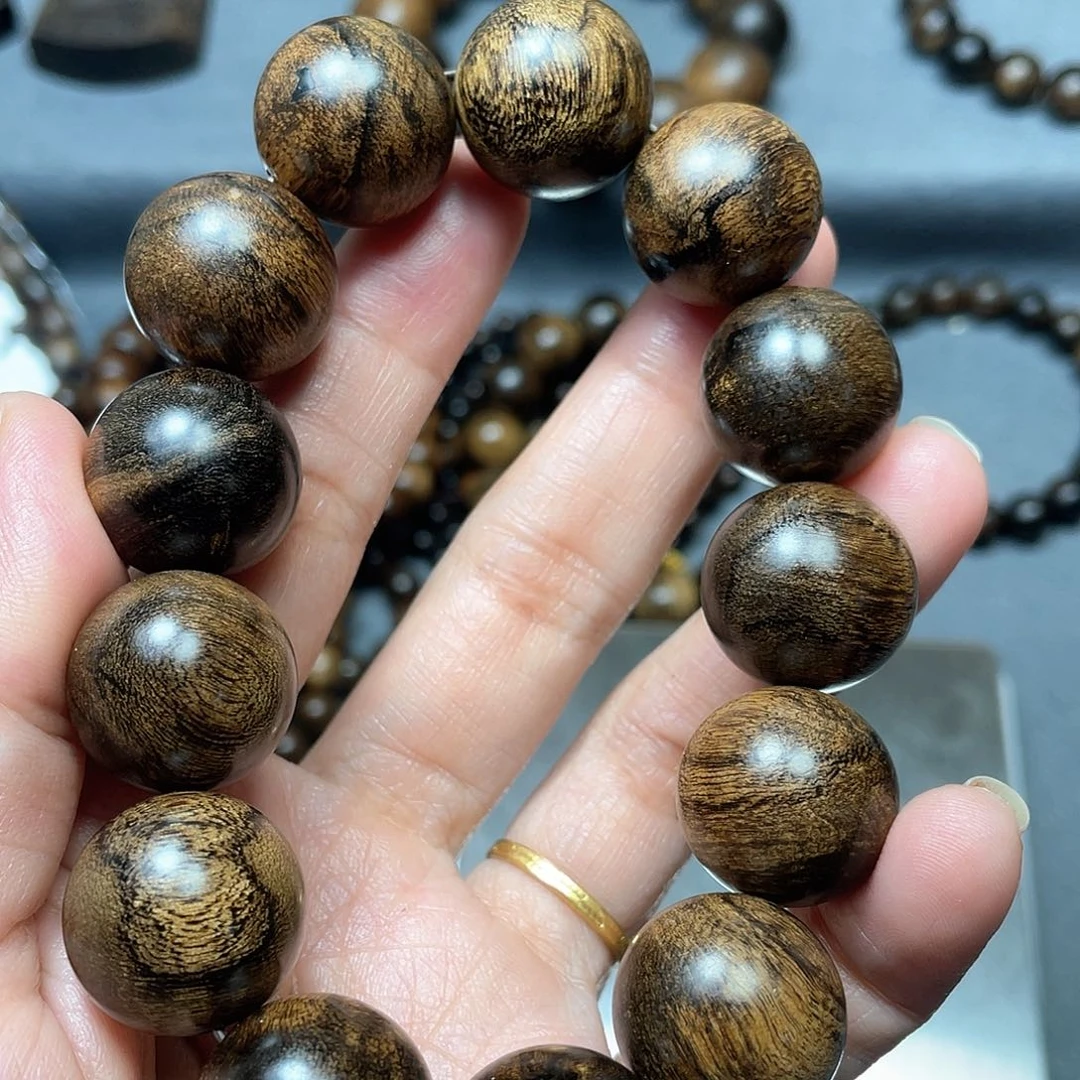 沉香手串白棋瘤疤1.8