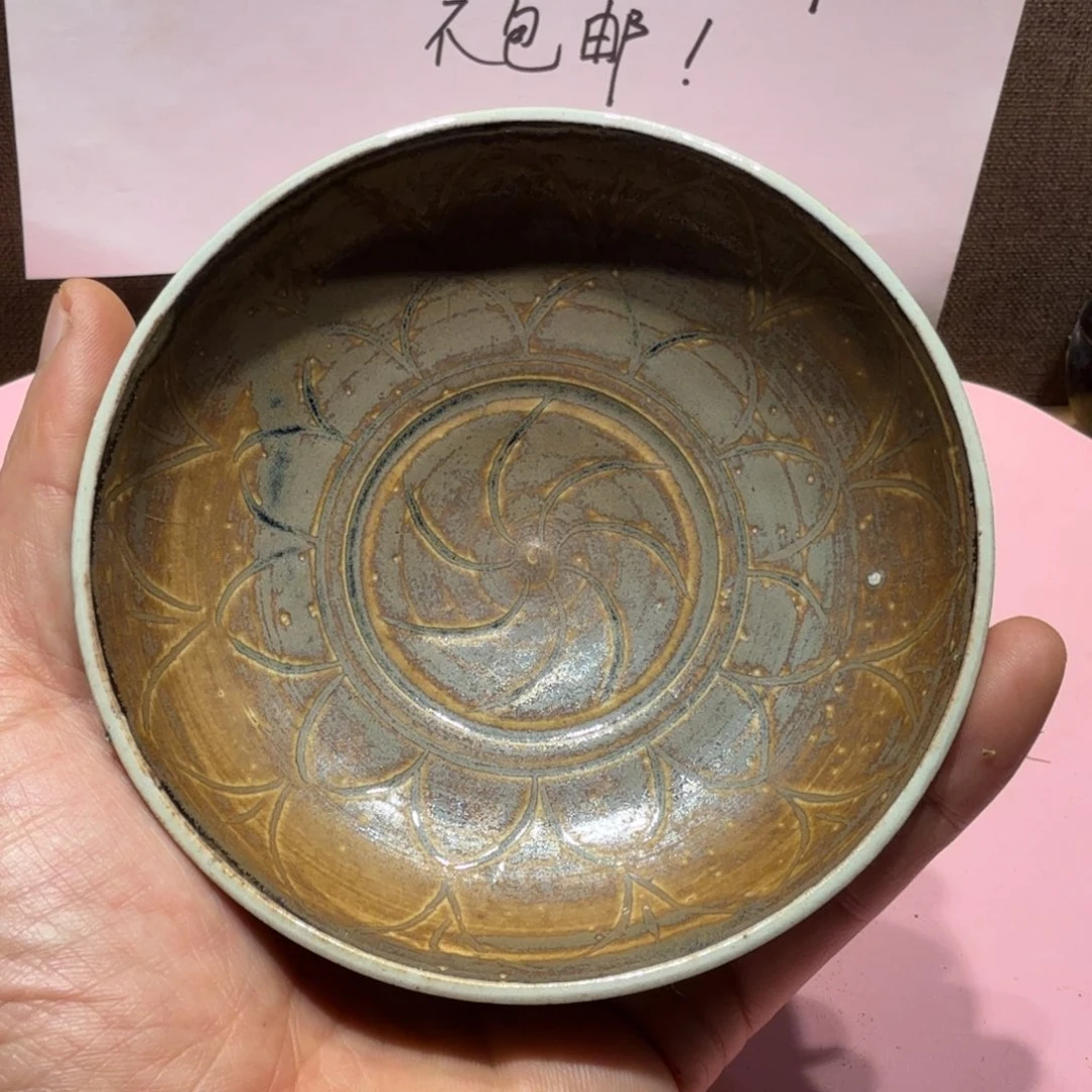 陶其他漂亮的小瓷瓶子