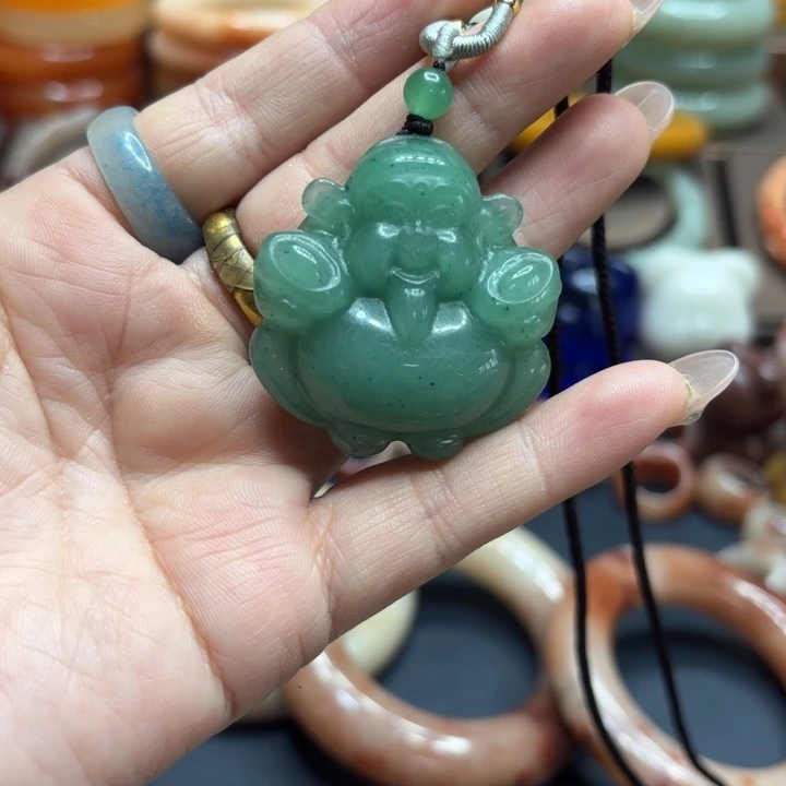 石英岩玉合金颈饰