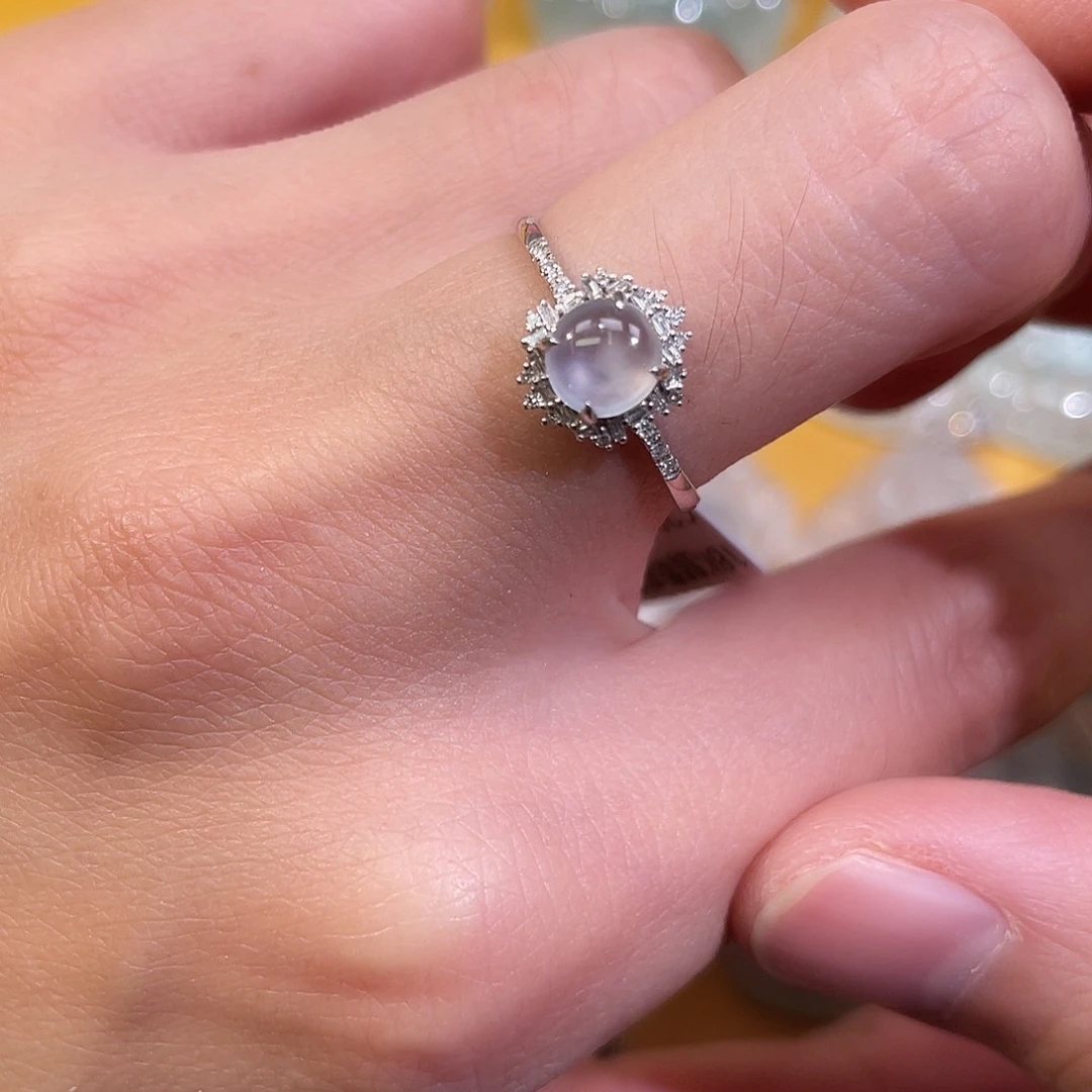 翡翠18K金镶嵌戒指蛋面戒指