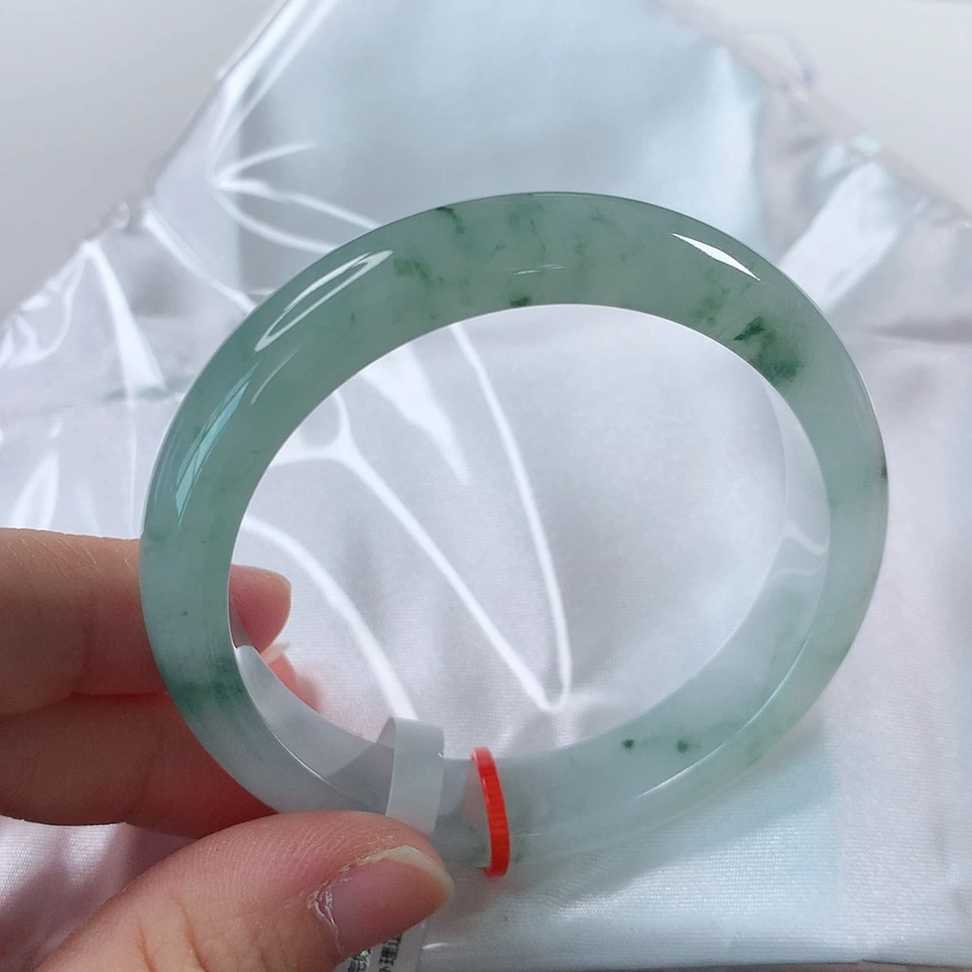 翡翠手镯未镶嵌①⑥①