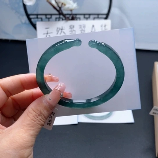 未镶嵌手镯翡翠58尺寸
