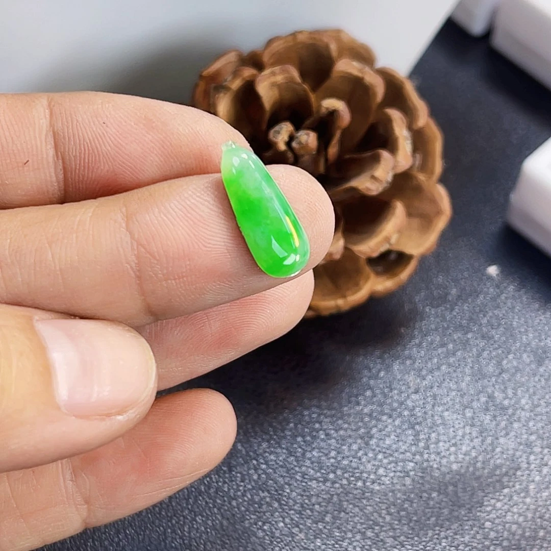 裸石翡翠XG002阳绿福瓜