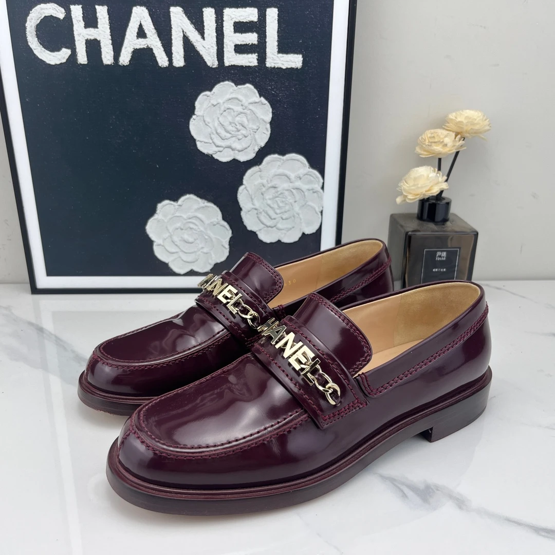 99新 Chanel/香奈儿 chanel香奈儿 酒红 链条乐福鞋 37码/jm01717