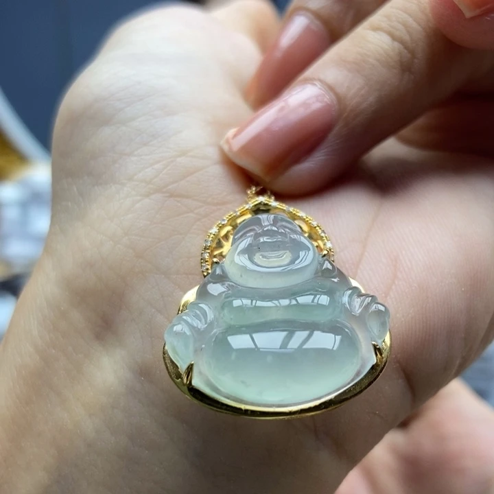 翡翠18K金镶嵌颈饰吊坠32