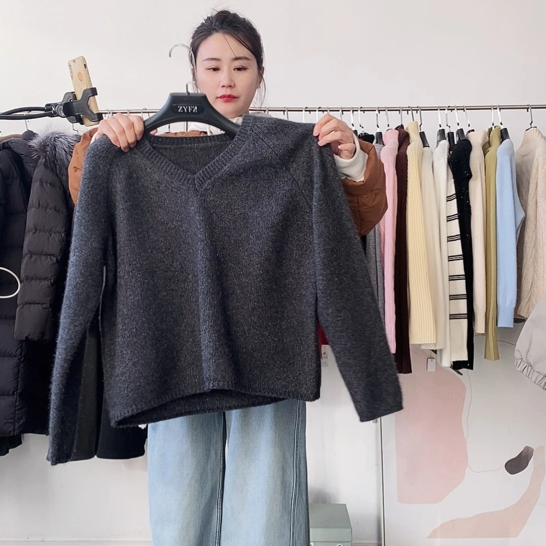 深灰色全毛加厚120斤以内v领