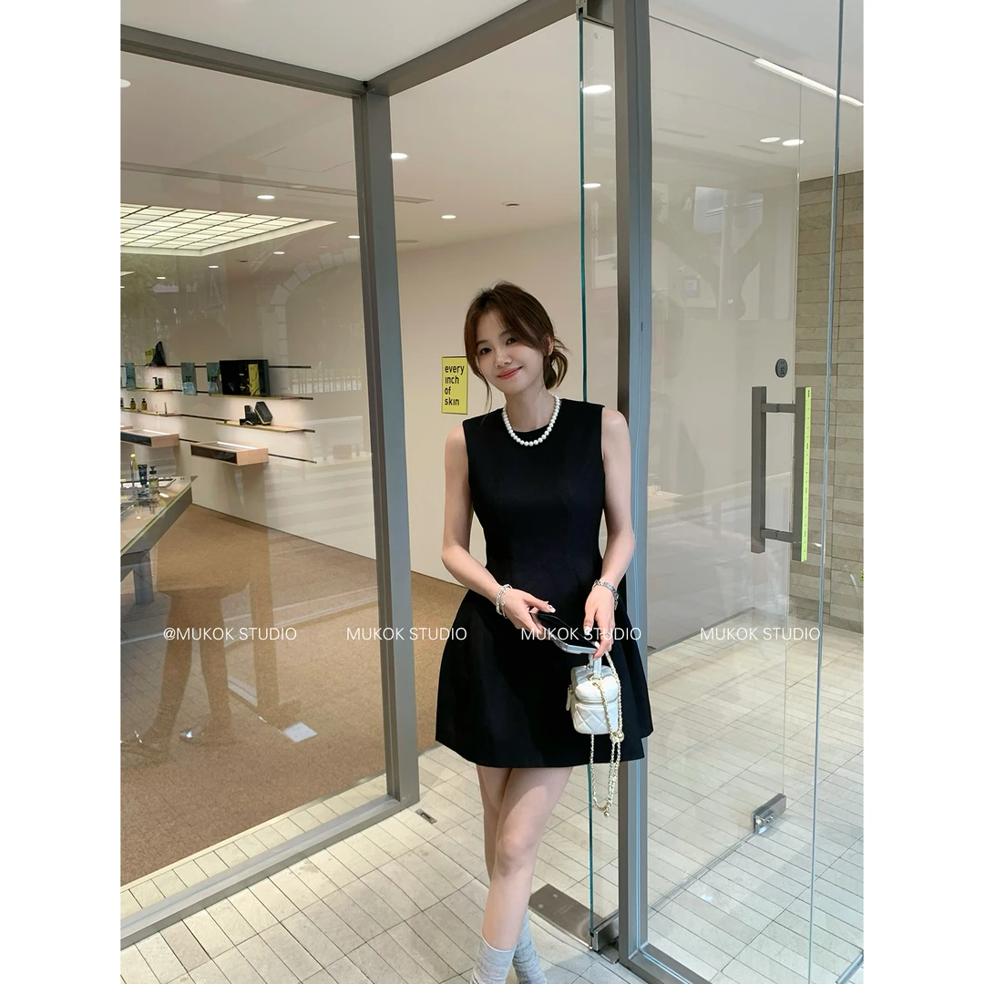 MUKOK 高干女主~高级感黑色无袖连衣裙小个子气质显瘦中长裙