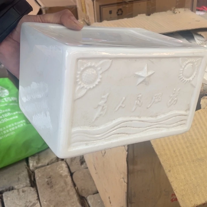 其他盘子碗砂锅都有