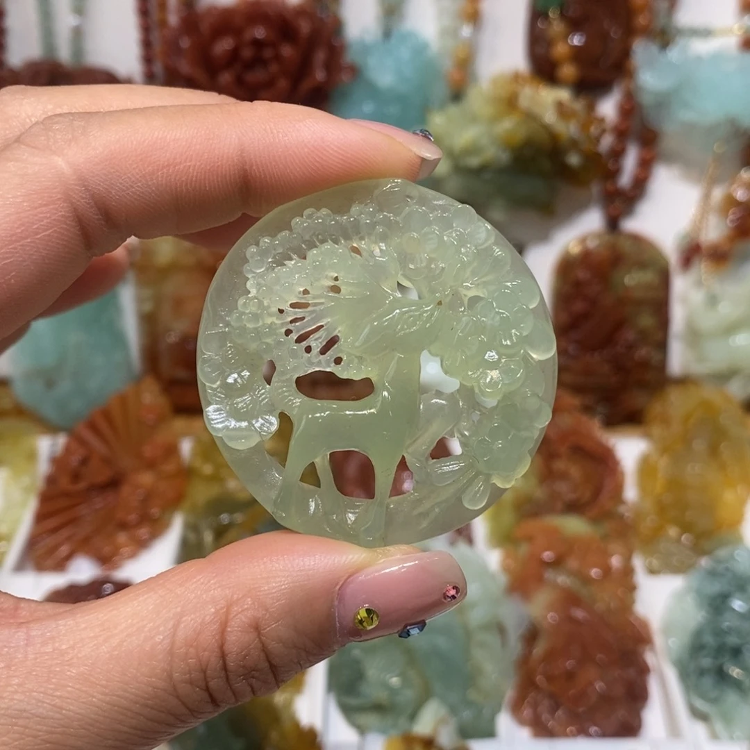 蛇纹石玉未镶嵌颈饰