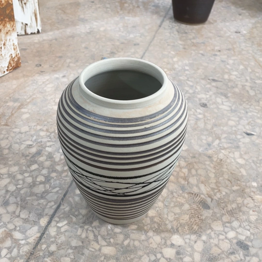 陶瓷高度21厘米口径10厘米