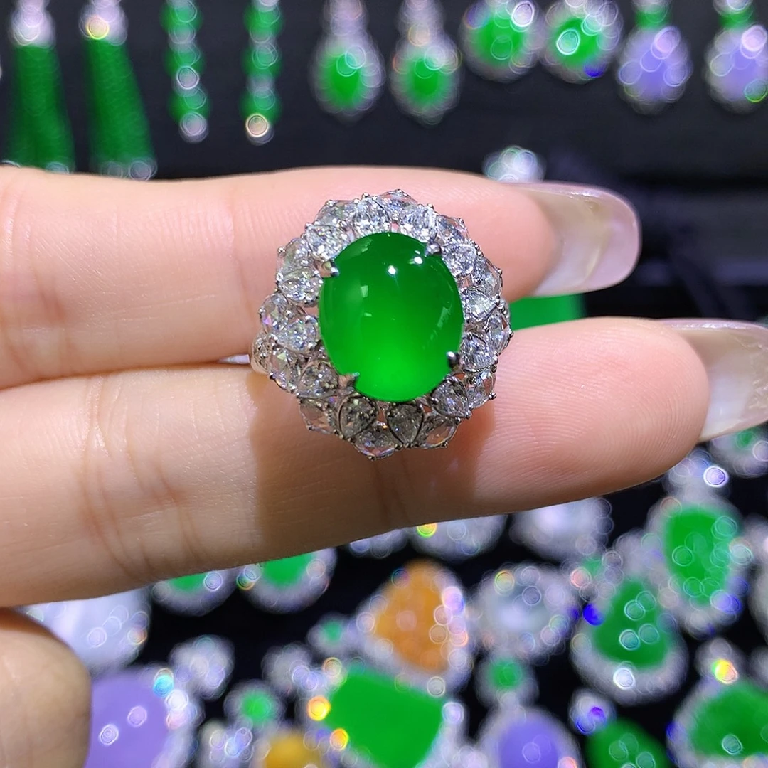 翡翠18K金镶嵌戒指高冰满绿