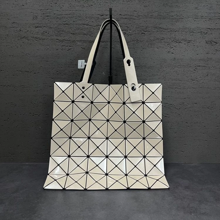 95新/三宅一生/C14309396218/[251129CZ02]