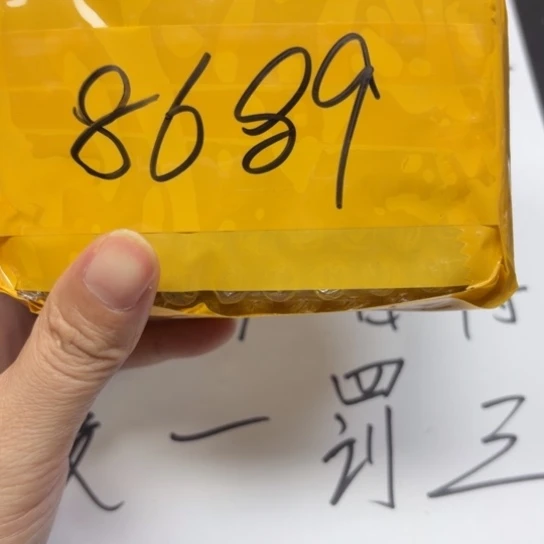 翡翠未镶嵌挂件。。。