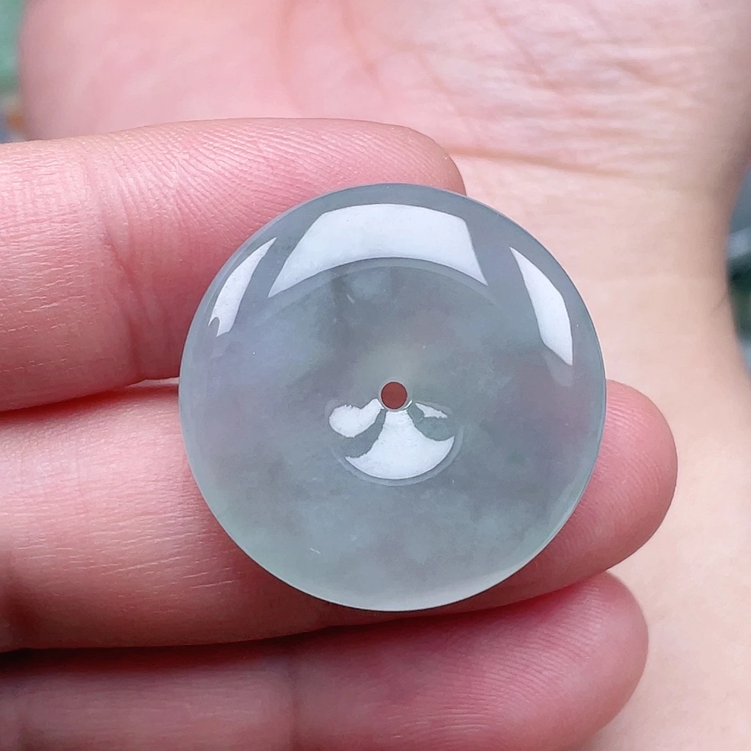 翡翠未镶嵌颈饰平安扣