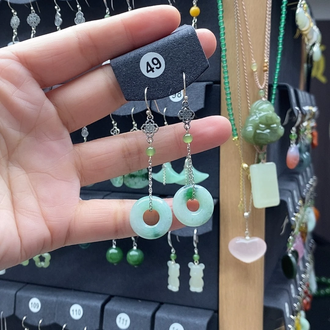 珍***珍银S925镶嵌翡翠耳饰