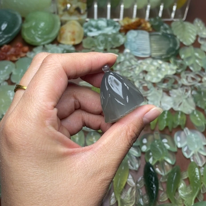 蛇纹石玉合金颈饰