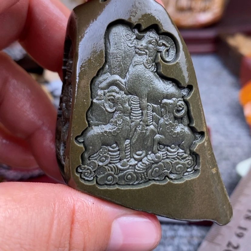 【闪购商品】原石雕刻手把件