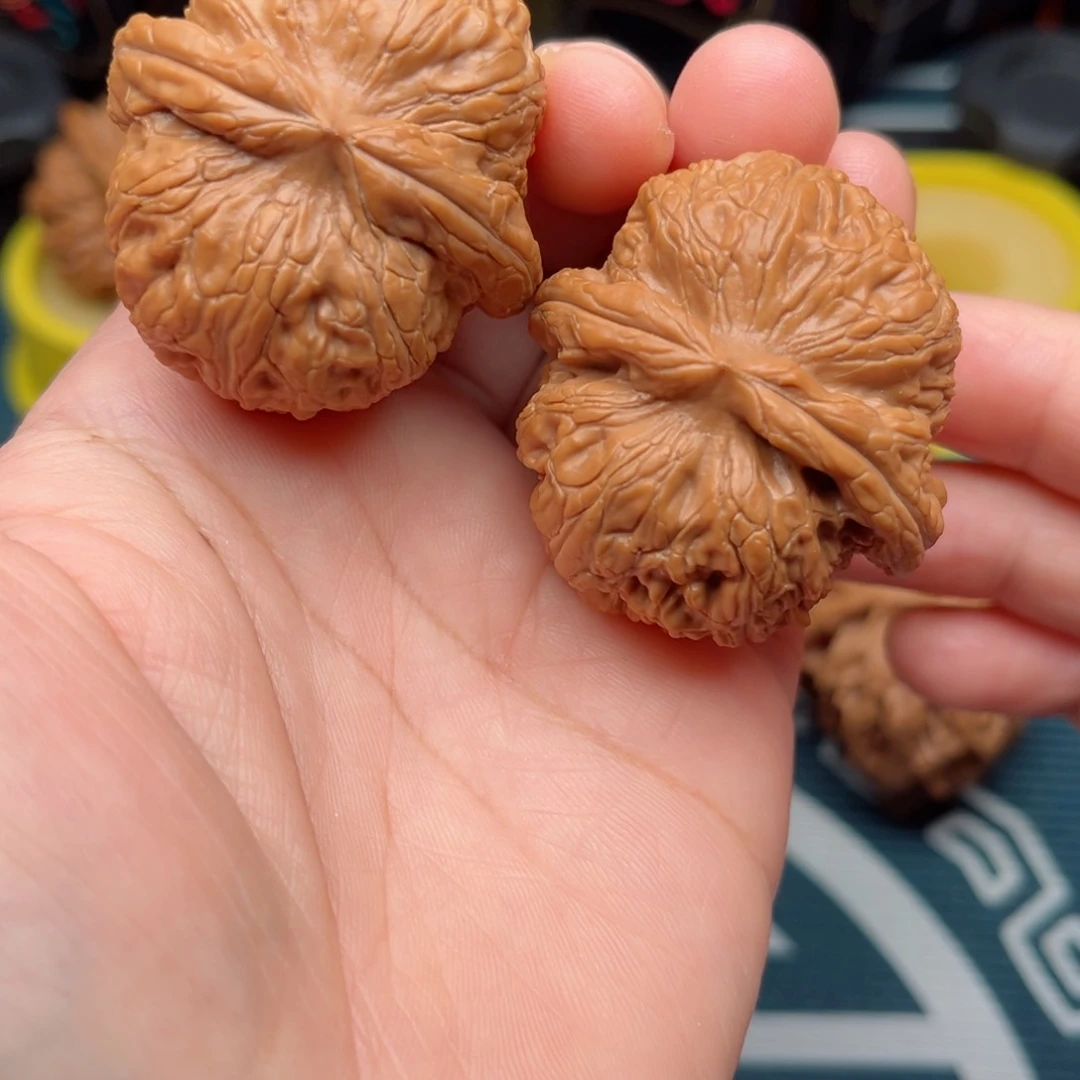 【闪购商品】桃木文玩核桃手把件41元宝