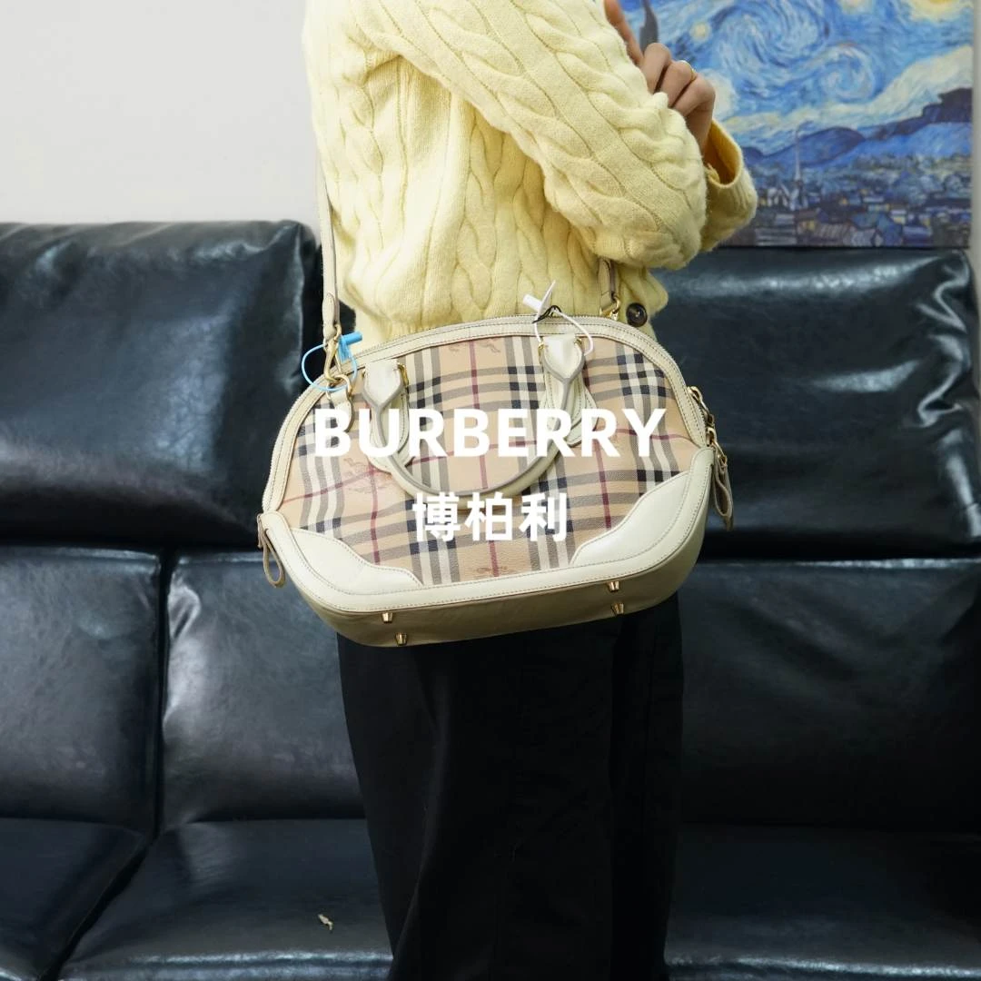 95新 BURBERRY/博柏利 格纹斜挎包/WJ12420591/0591