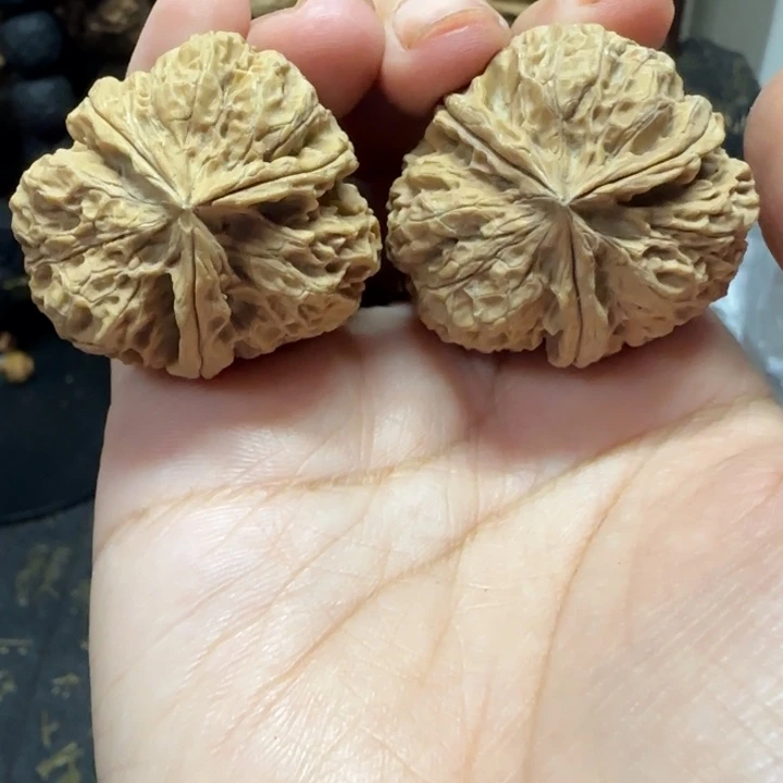 吊坠文玩核桃花中花三棱微瑕