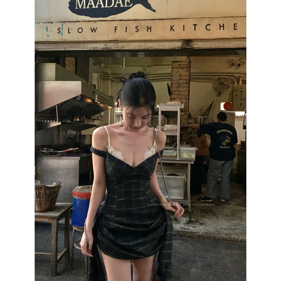 【薇薇安】2025夏季新款纯欲格纹抽绳睫毛蕾丝假两件吊带连衣裙短裙