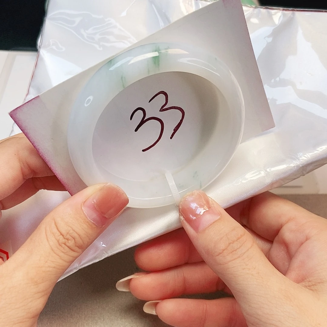 未镶嵌手镯翡翠53.5圈口牛奶底飘小绿花