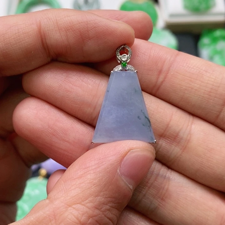 翡翠颈饰未镶嵌吊坠