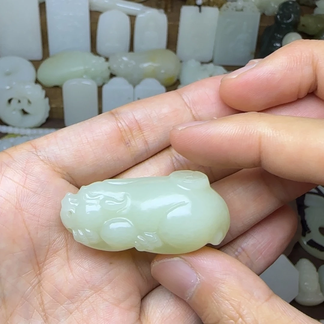 和田玉未镶嵌挂件貔貅