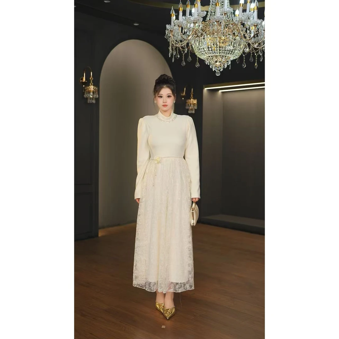 【拉夏贝尔】山茶花之恋-027 大码秋冬季连衣裙（DMQ8146）