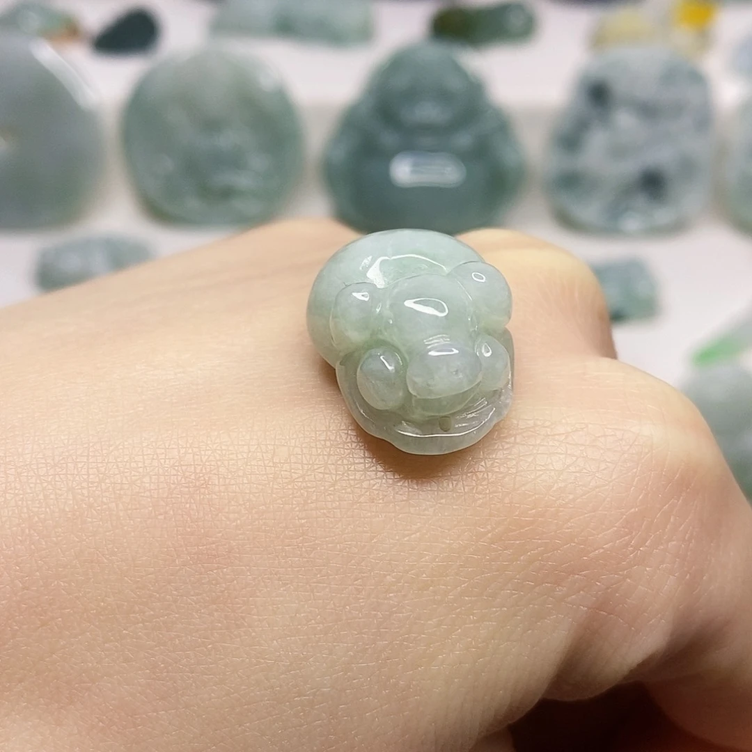 翡翠颈饰未镶嵌吊坠