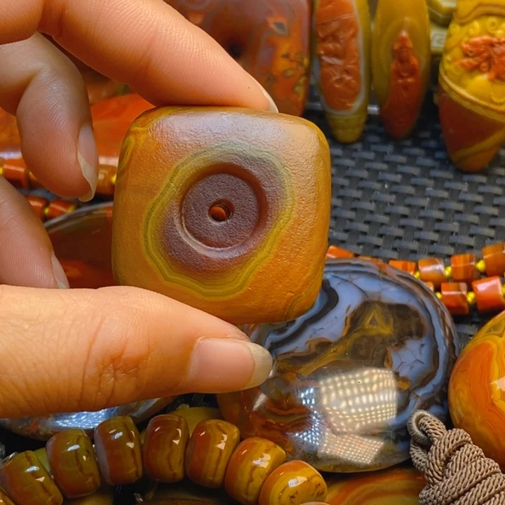 未镶嵌颈饰玛瑙/玉髓