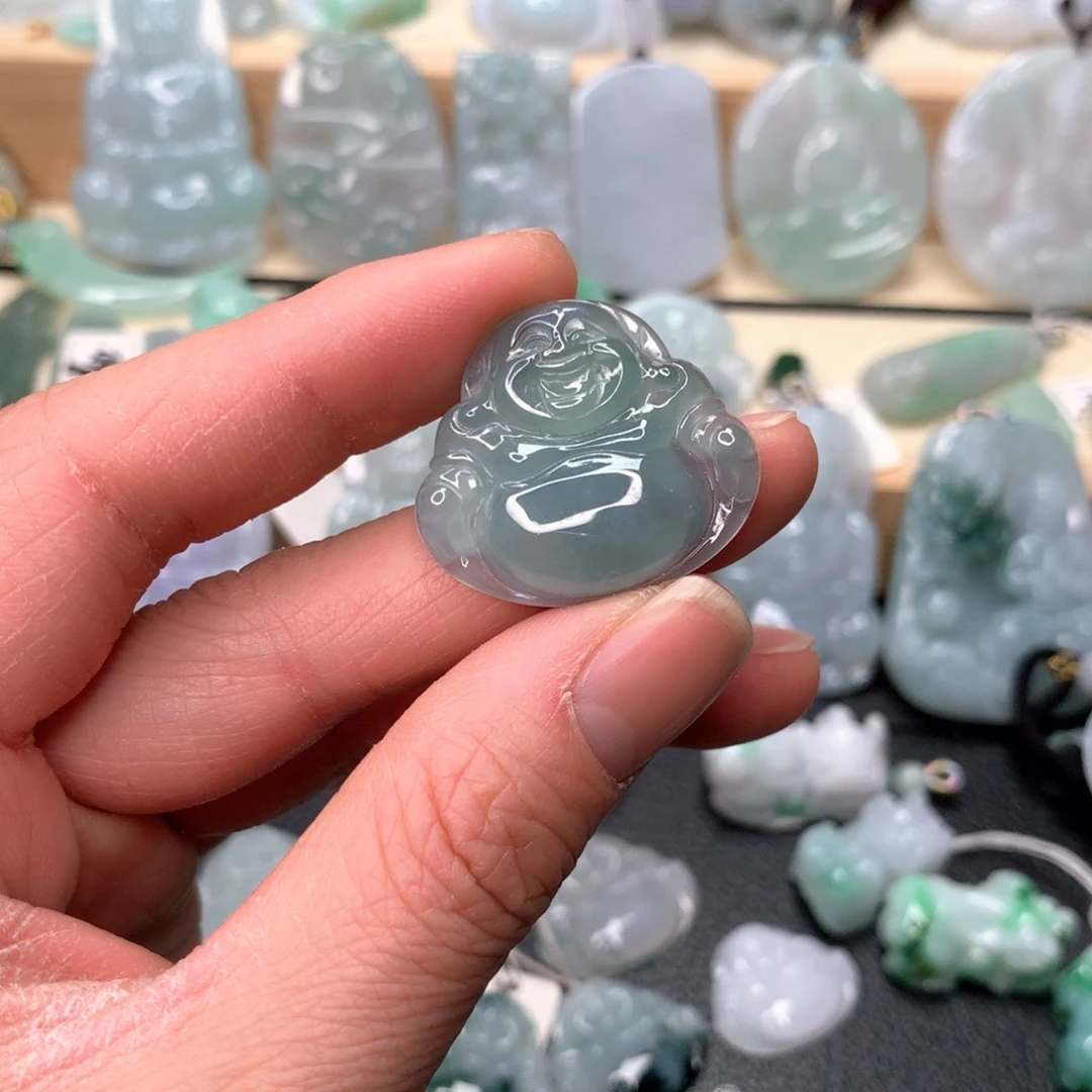 翡翠颈饰未镶嵌佛公