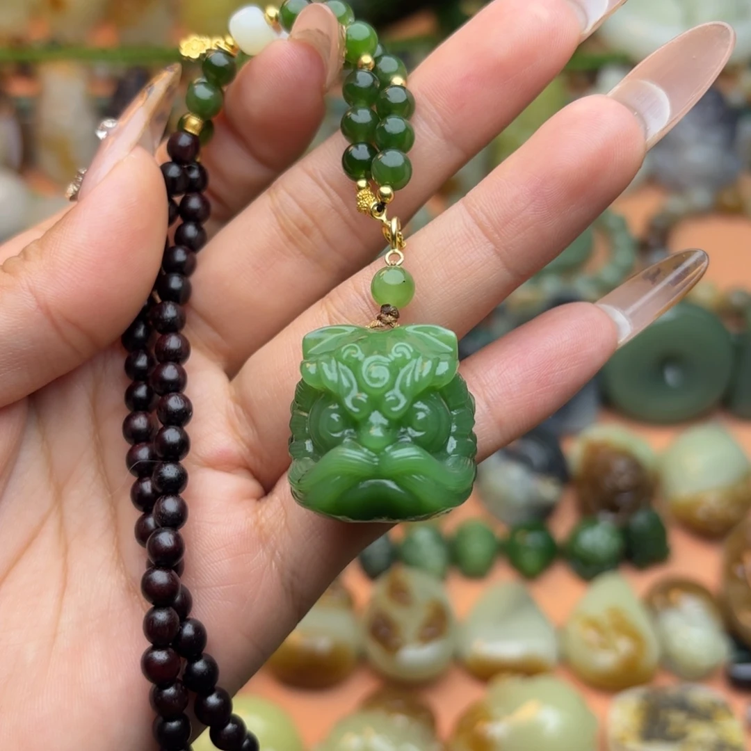 和田玉未镶嵌颈饰