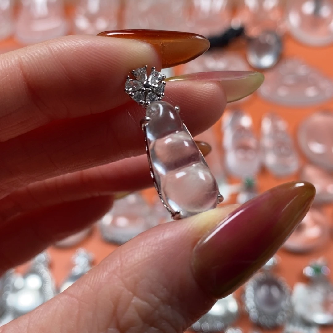 石英质玉银S925镶嵌颈饰黑钢福豆