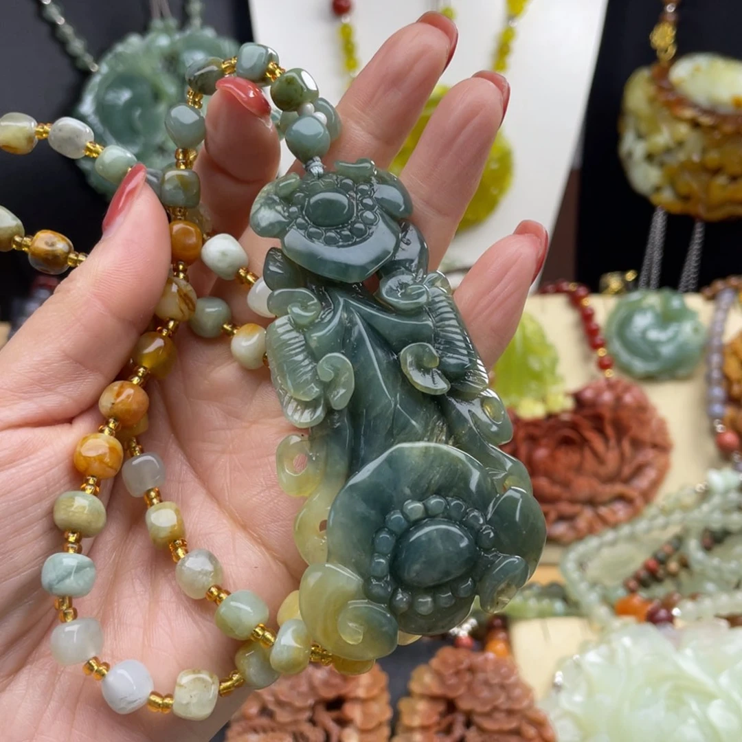 未镶嵌蛇纹石玉颈饰